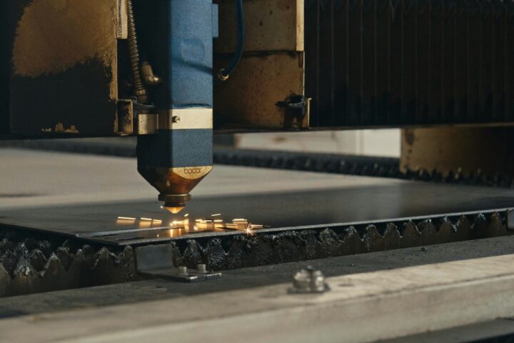 Blachy nierdzewne – trwałe rozwiązania dla przemysłu i architektury