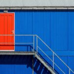 Drzwi techniczne ze stali jako standard bezpieczeństwa i wytrzymałości